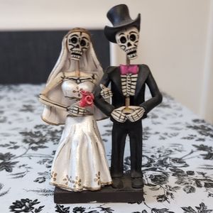 Skeleton Bride and Groom Figurine - Black and White